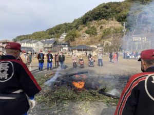 長崎市　小菅町　ひばり苑　どんとファイヤー