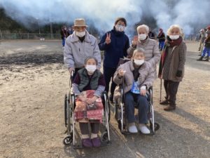 長崎市　小菅町　ひばり苑　どんとファイヤー