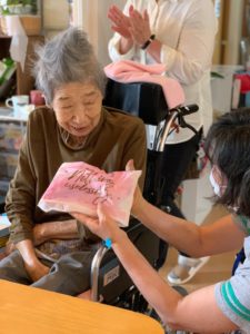 長崎市　小菅町　ひばり苑　お誕生日会