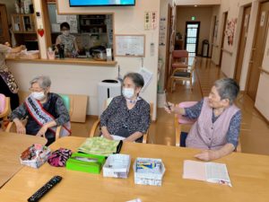 長崎市　小菅町　ひばり苑　お誕生日会