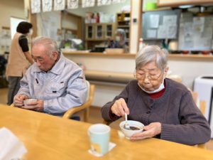 長崎市　小菅町　ひばり苑　鏡開き